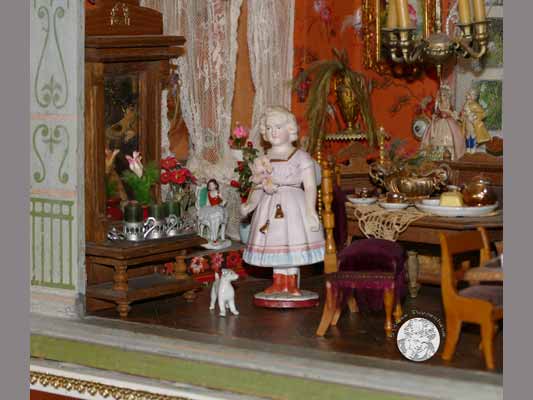 Jugendstil-Puppenstube mit Erker