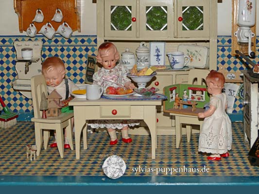 antike Puppenküche, Gehäuse Gebrüder Bing Nürnberg