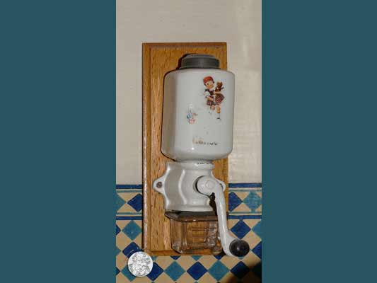 antike Puppenküche, Gehäuse Gebrüder Bing Nürnberg