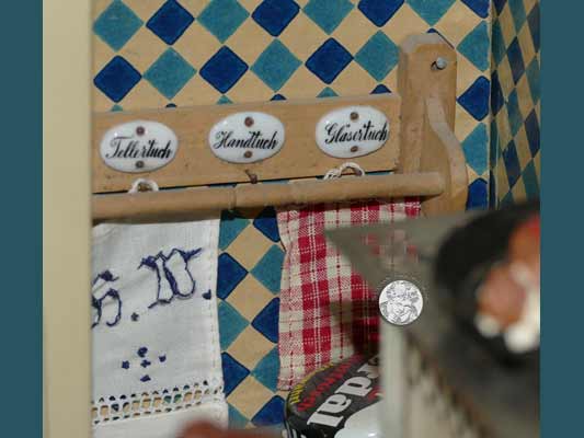 antike Puppenküche, Gehäuse Gebrüder Bing Nürnberg