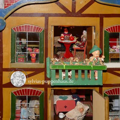 antikes Puppenhaus mit Pferdestall von um 1900 - Bild 1