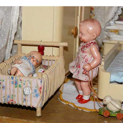 antike Puppenstube aus den 30er Jahren