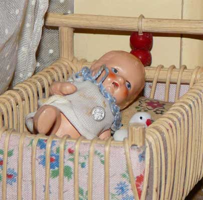 antike Puppenstube aus den 30er Jahren