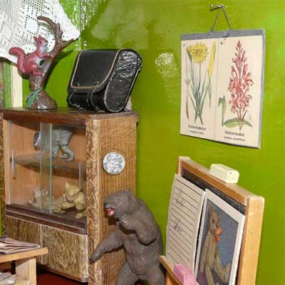 antike Puppenschule aus den 30er Jahren