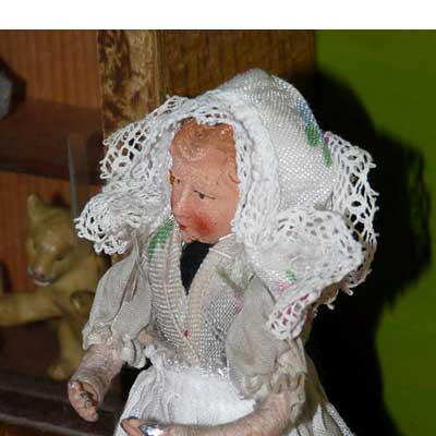 Caho Biegepuppe in Originalkleidung, 20er Jahre