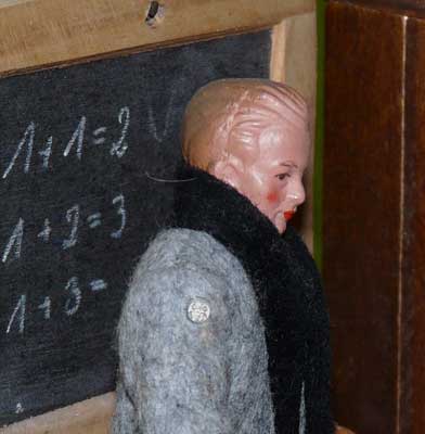 antike Puppenschule aus den 30er Jahren