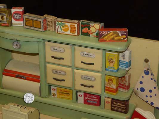 DDR-Kaufmannsladen, wohl Albin Schönherr