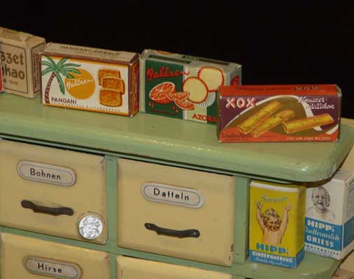 DDR-Kaufmannsladen, wohl Albin Schönherr