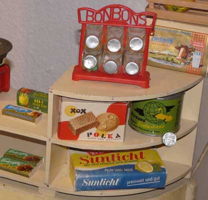 großer Standkaufladen - Feinkost, Spirituosen, Südfrüchte