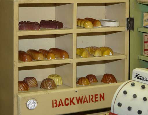 Klapp-Kaufmannsladen, VEB Seiffener Spielwaren