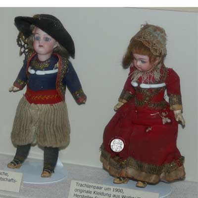 Trachtenpaar um 1900, Firma Franz Schmidt, Georgenthal