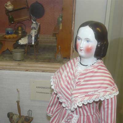 Puppe von um 1850, Hersteller unbekannt