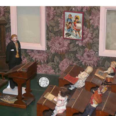 Schulstube Gründerzeit 2. Hälfte 19. Jahrhundert, Tapezierung später