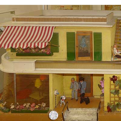 Puppenhaus der Firma Moritz Gottschalk, Marienberg/Erzgebirge, DDR, um 1957