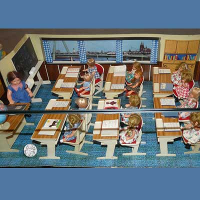 Puppenschule von Modella, um 1969 - Bild 1