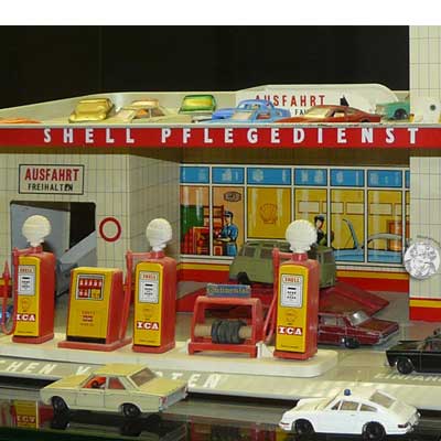 Tankstelle mit Hochgarage, Hersteller Mettoy, funktionierende Waschanlage