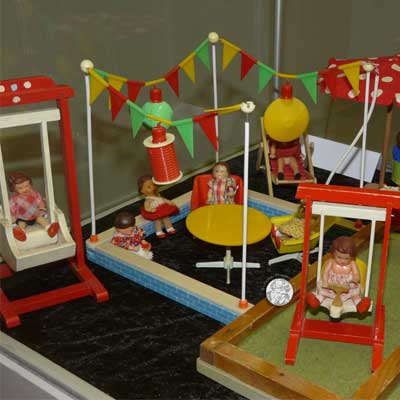 Haus Sonnenschein mit ganz vielen ARI-Püppchen9