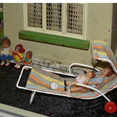 Haus Sonnenschein mit ganz vielen ARI-Püppchen9