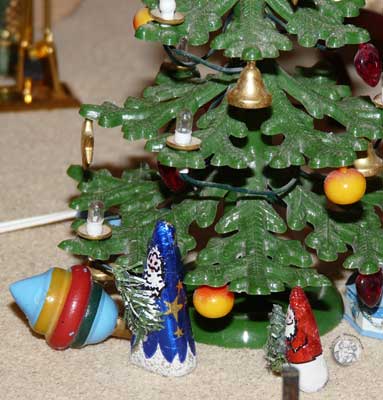 Große 1:12 Puppenstube, der Salon links