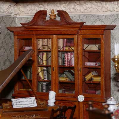 Großer Chippendale Bücherschrank im Salon