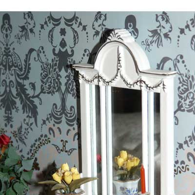 Große 1:12 Puppenstube, das Schlafzimmer rechts