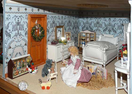 Große 1:12 Puppenstube, das Schlafzimmer rechts