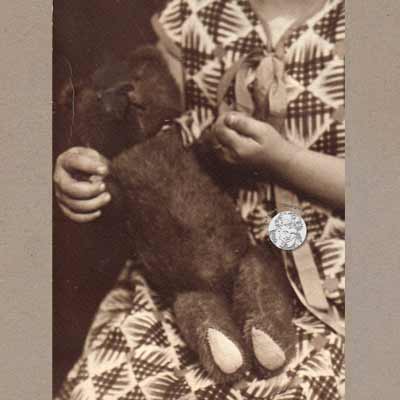 großes Foto Kind mit Teddy, 1930