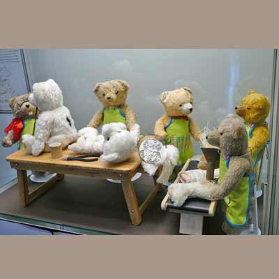 Mit Teddy durchs Dresdner Spielzeugland