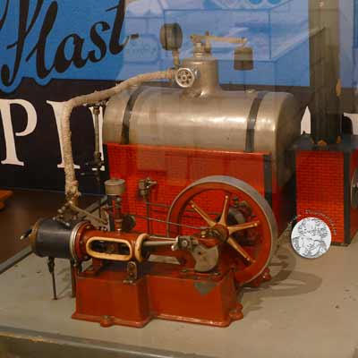 Mit Teddy durchs Dresdner Spielzeugland