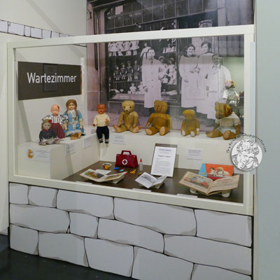 Wartezimmer Puppendoktor