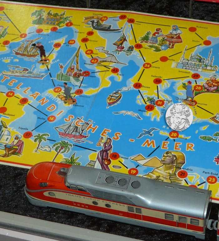 Spiel mit! Historische Gesellschaftsspiele aus Deutschland-Ost und Deutschland-West
