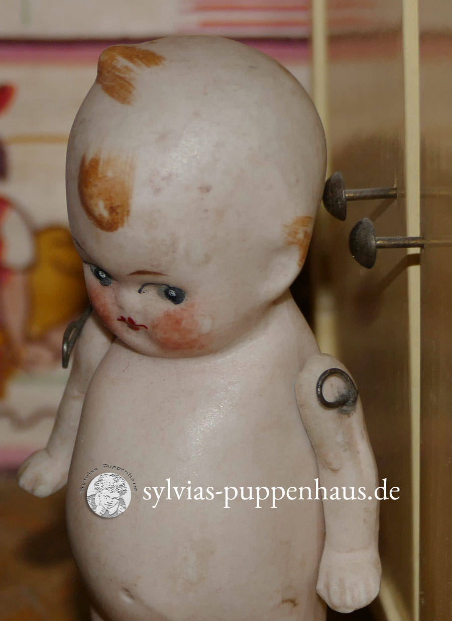 antike Puppenstube von um 1920 mit Kewpies